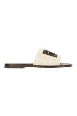 Logo-detail Sandaler