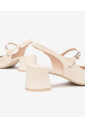 escarpins-slingback-en-vernis-latte