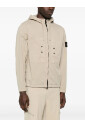 beige-hoodie-met-badge