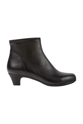 black-flat-ankle-boots-round-toe