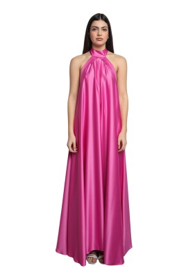 robe-elegante-en-satin-evasee