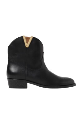 black-leather-ankle-boots