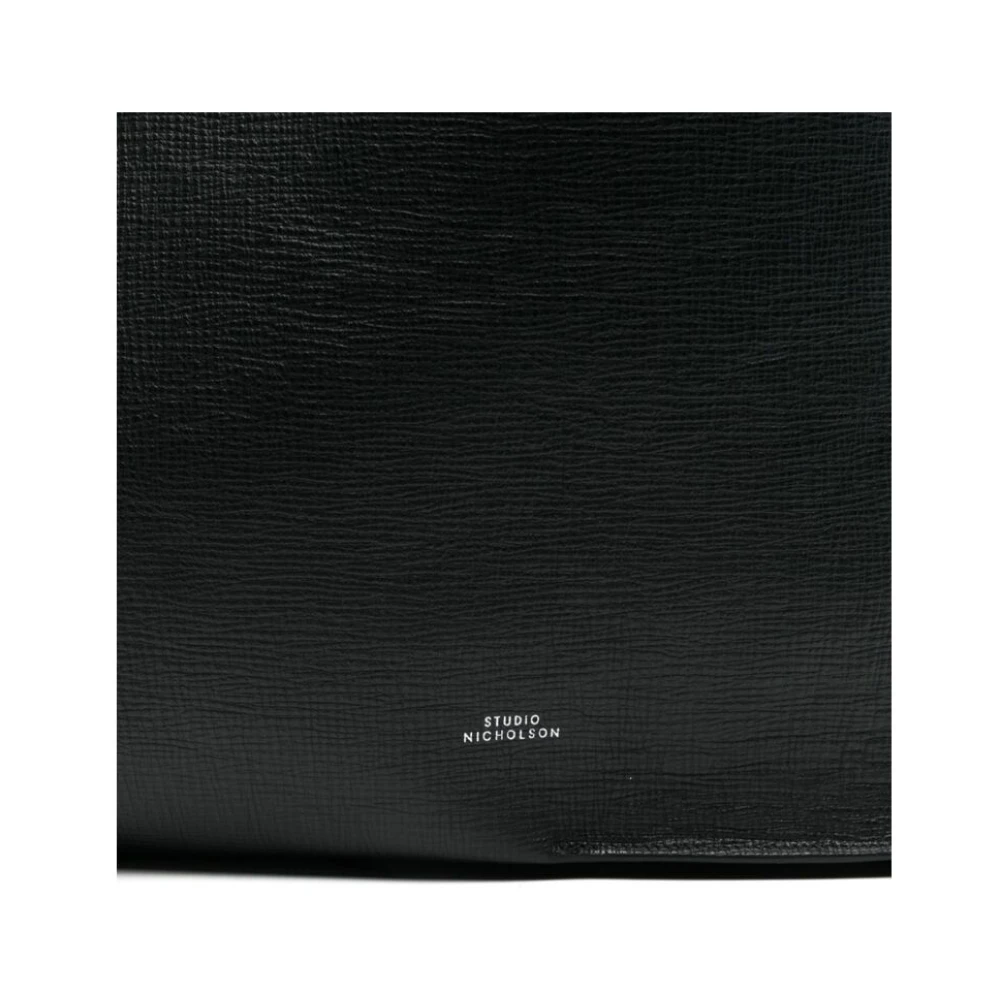 Studio Nicholson Zwarte Leren Schoudertas met Magnetische Sluiting Black Dames