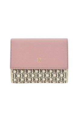 traveller-wallet-with-flap-closure
