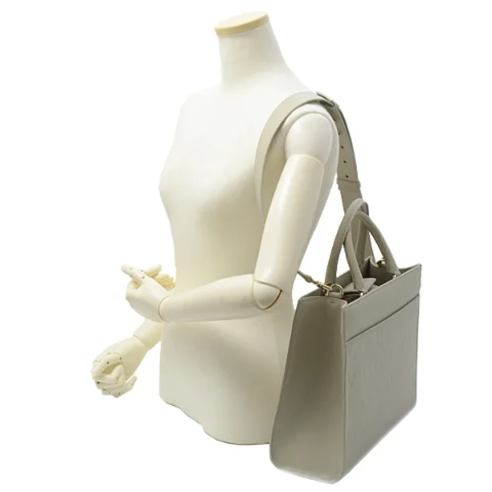 Bvlgari Vintage Pre-owned Leather handbags Gray Dames