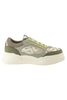 bicolor-leather-sneakers-spring-summer-2025