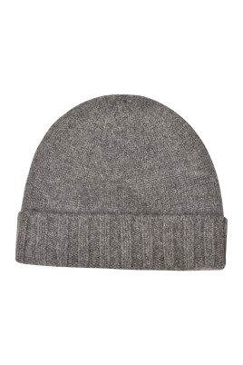 grey-hats-and-caps-aw24