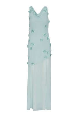 bla-halterneck-maxi-kjole-med-blomsterdetaljer