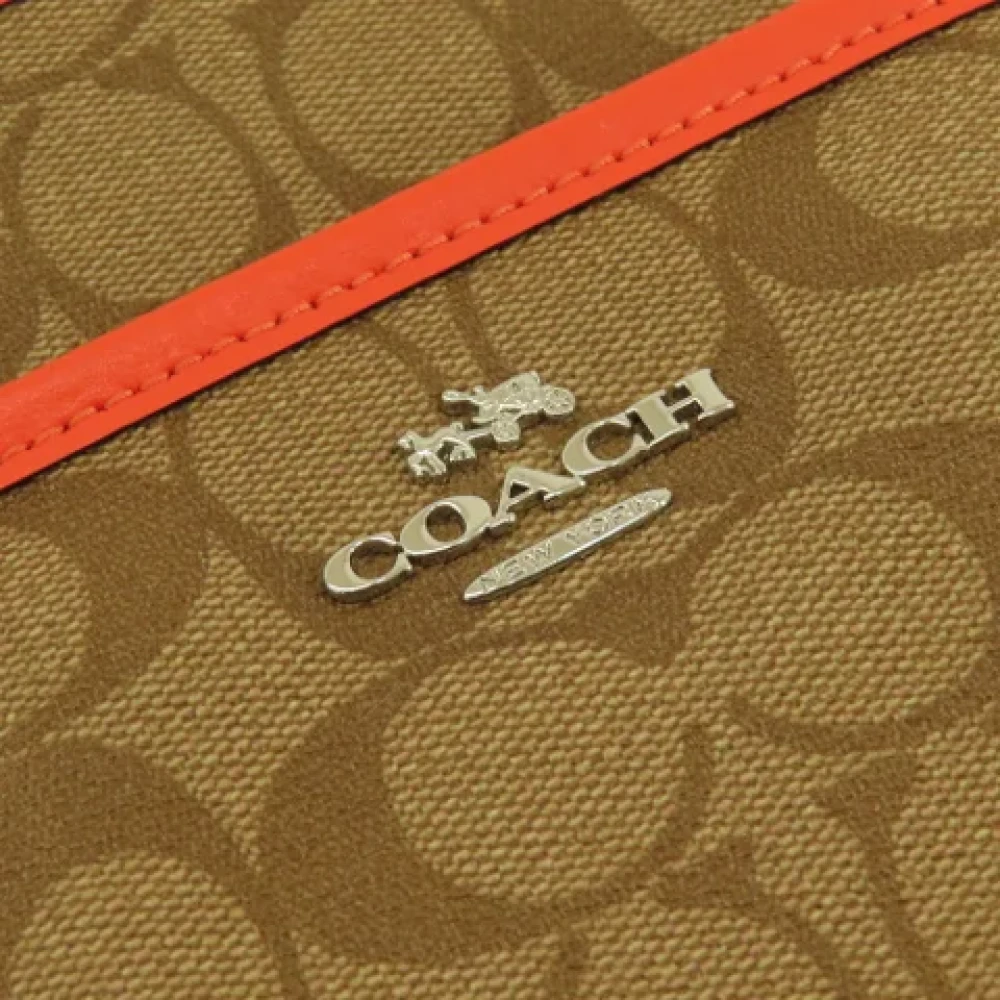 Coach Pre-owned Plastic shoulder-bags Brown Dames