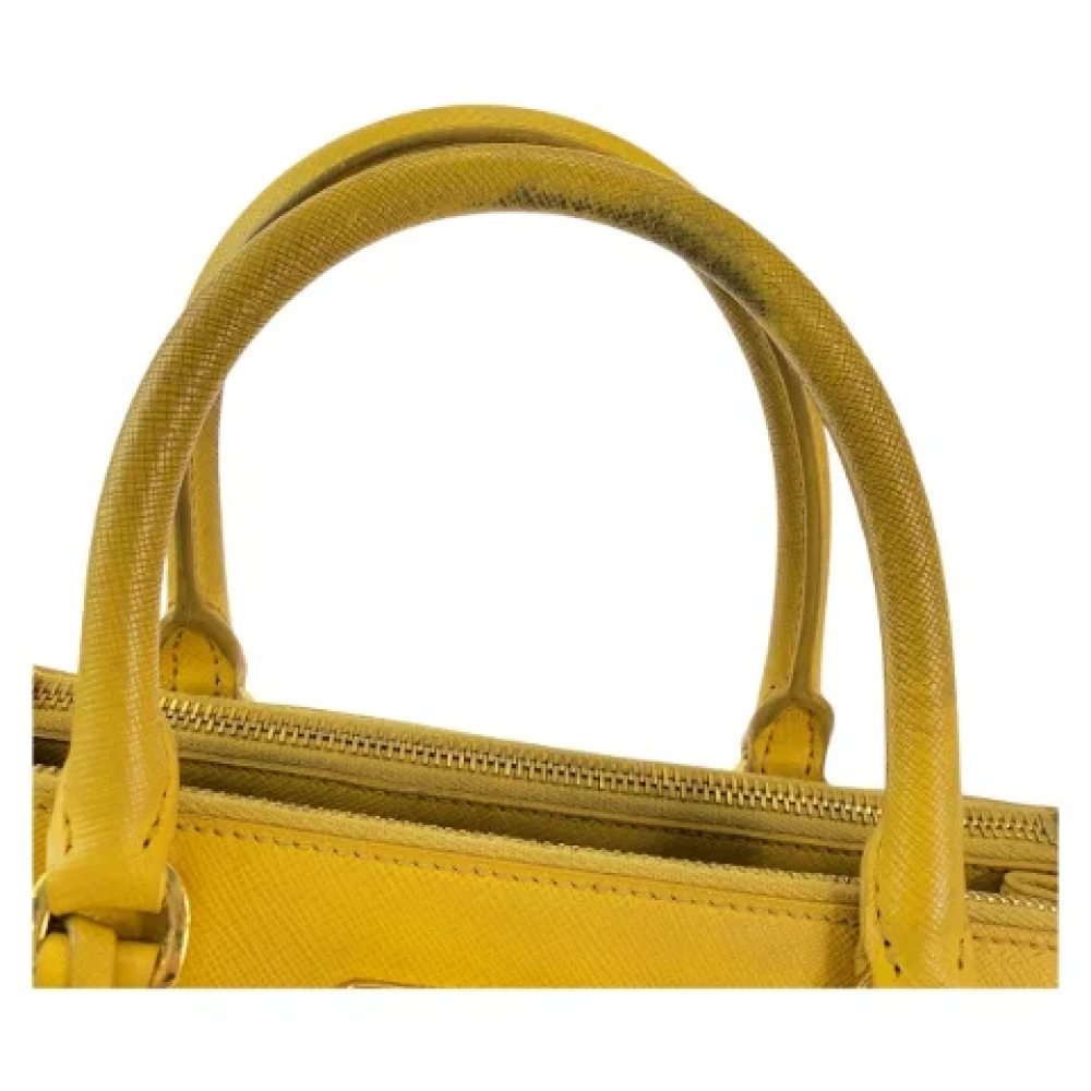 Prada Vintage Pre-owned Leather totes Yellow Dames