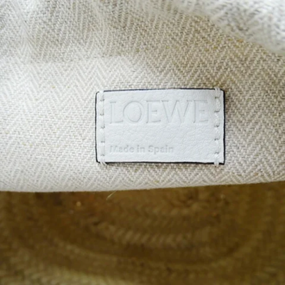 Loewe Pre-owned Fabric shoulder-bags White Dames