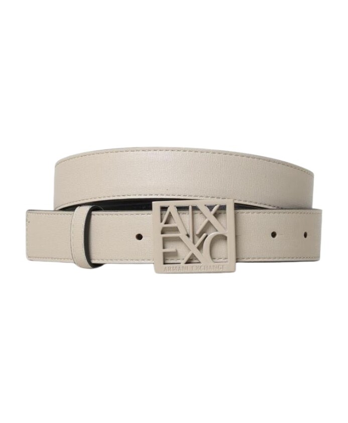ceinture-en-cuir-noir-avec-boucle-carree