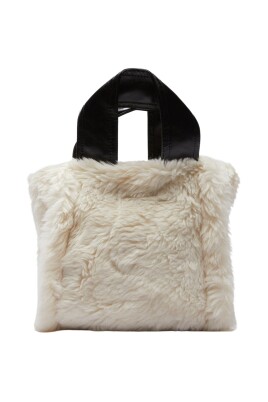 faux-fur-tote-bag-with-black-handle