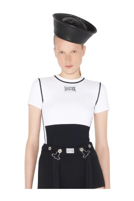 logo-t-shirt-in-black-and-white