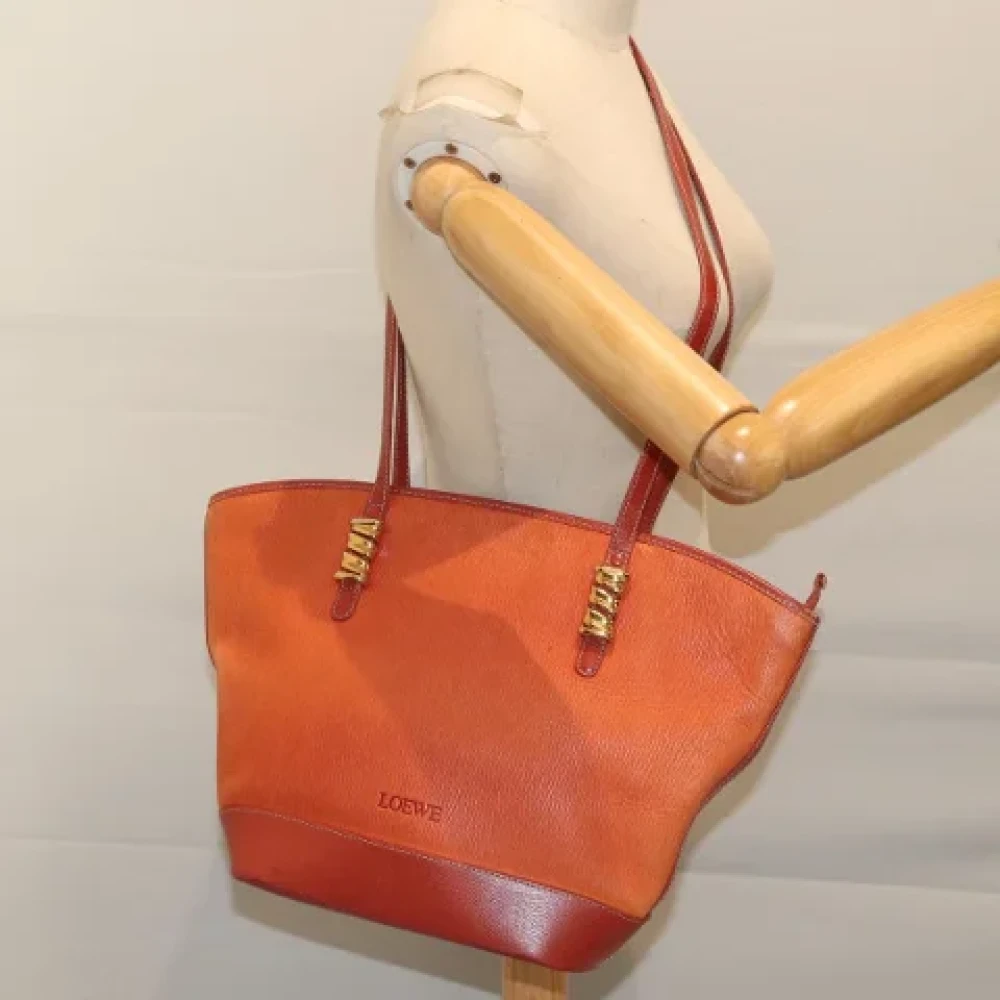 Loewe Pre-owned Leather totes Orange Dames