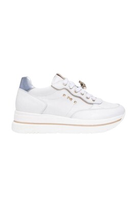 stylish-sneakers-for-men-and-women