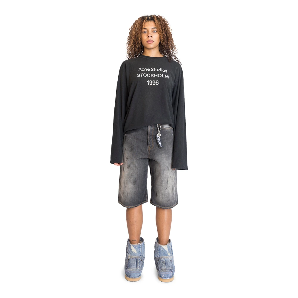 Acne Studios Relaxed Fit Logo T-shirt in Faded Black Dames