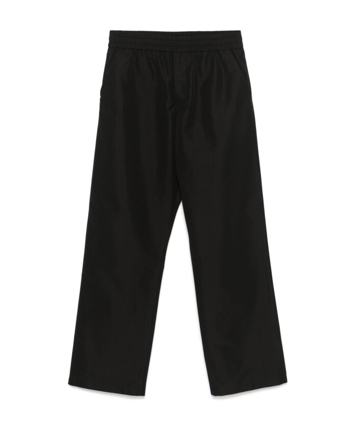 pantalon-noir-style-moderne