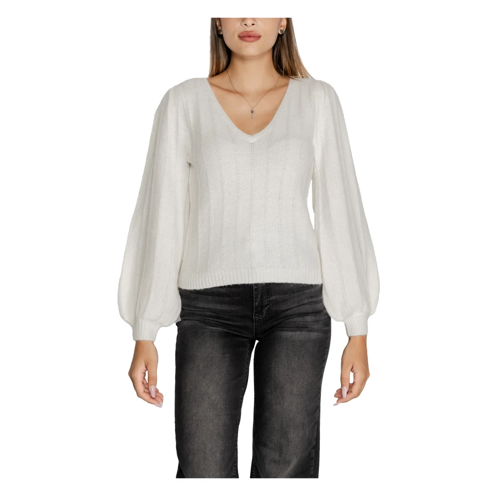 Guess Women's White V-Neck Knitwear, L, Textured Jumper Autumn/Winter Collection