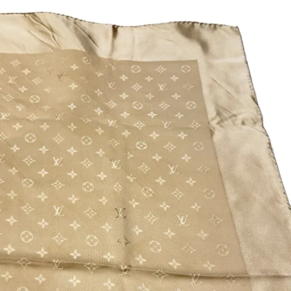 Louis Vuitton Vintage Pre-owned Silk scarves Beige Dames