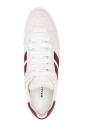 white-sneakers-raise