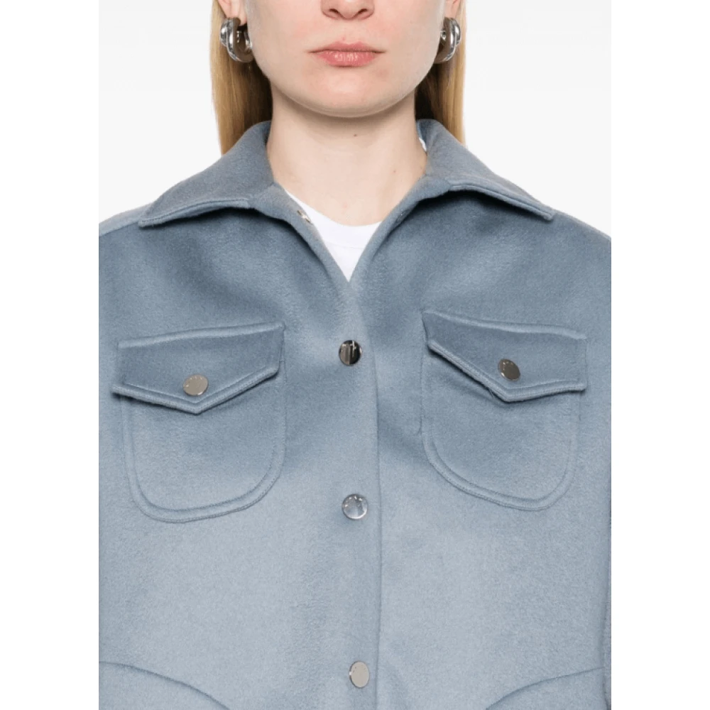 Kiton Lichtblauwe Cashmere Jas met Drukknopen Blue Dames