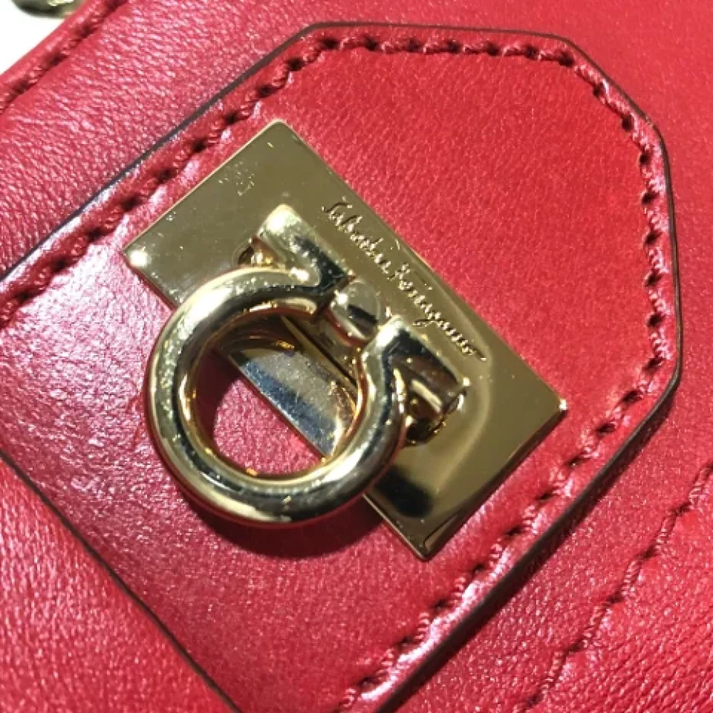 Salvatore Ferragamo Pre-owned Leather handbags Red Dames