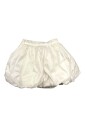 white-girl-skirt-fashionable-style