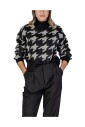 pull-noir-en-acrylique-collection-automne-hiver