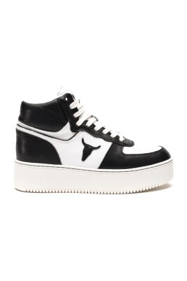 white-low-top-sneakers-thrive