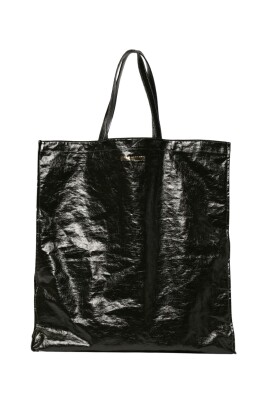 green-shoulder-bag-elegant-functionality