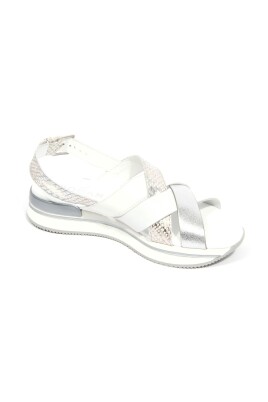 crossed-straps-sandal-in-white-silver