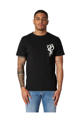 graphic-print-t-shirt