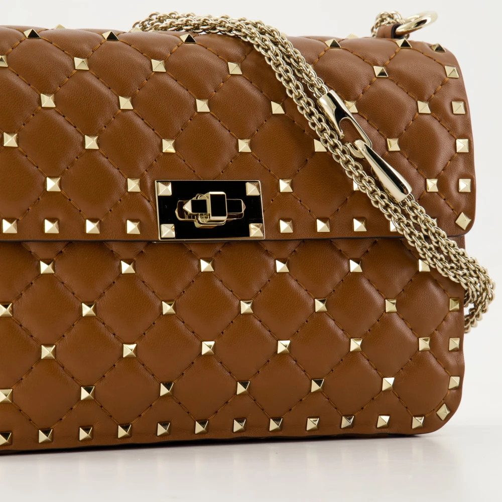 Valentino Garavani Gewatteerde Spike Tas met Kettingriem Brown Dames