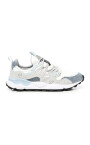 witte-sneakers-met-trek-laces