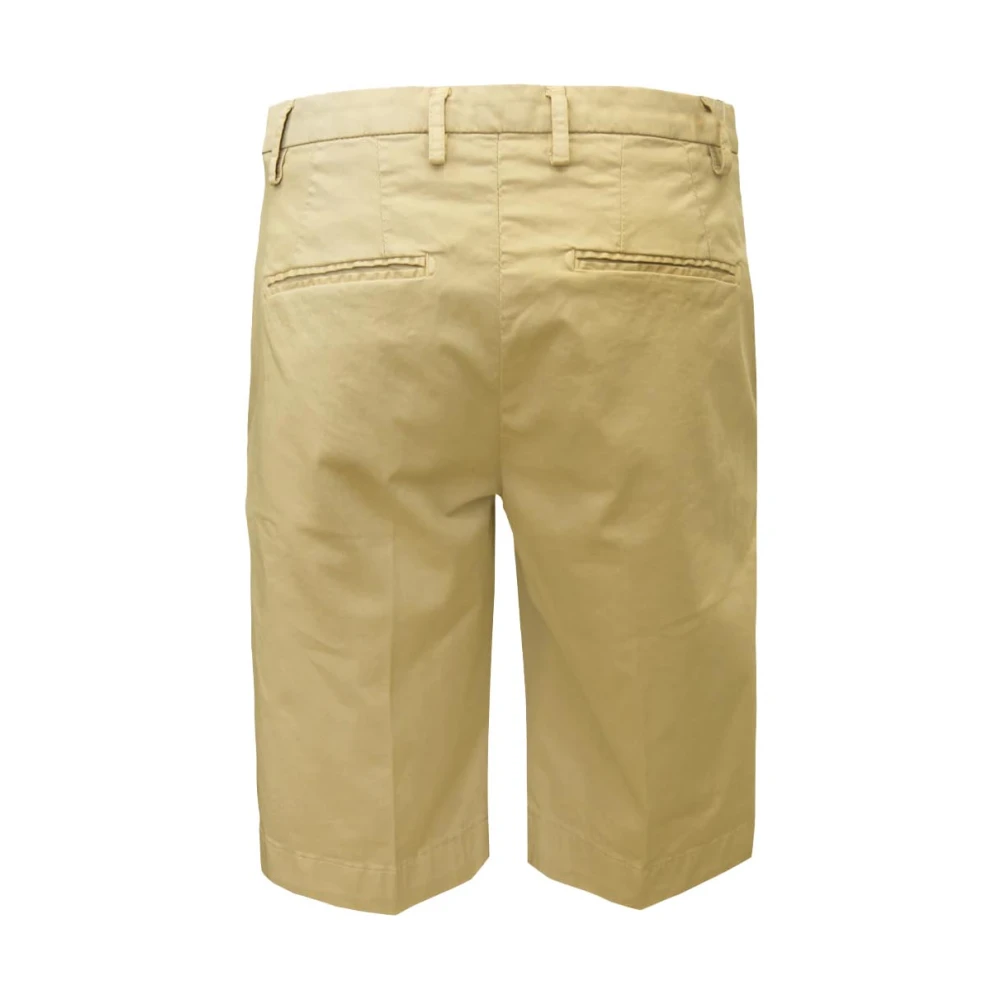 Entre amis Lichte katoenen chino Bermuda shorts Beige Heren