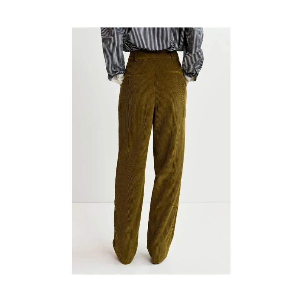 Essentiel Antwerp Fluwelen Corduroy Tapered Broek Groen Green Dames
