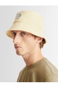 chapeau-raining