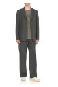 veste-en-laine-grise-a-revers-pointus