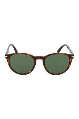 stylish-sunglasses-with-model-0po3152s