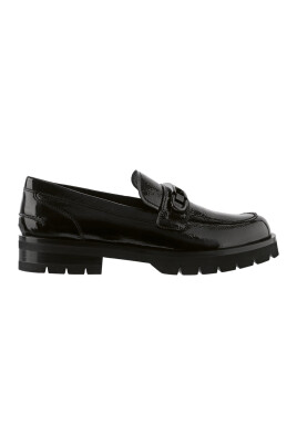 black-loafers-for-women