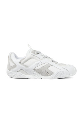 baskets-blanches-avec-logo-pull-tab