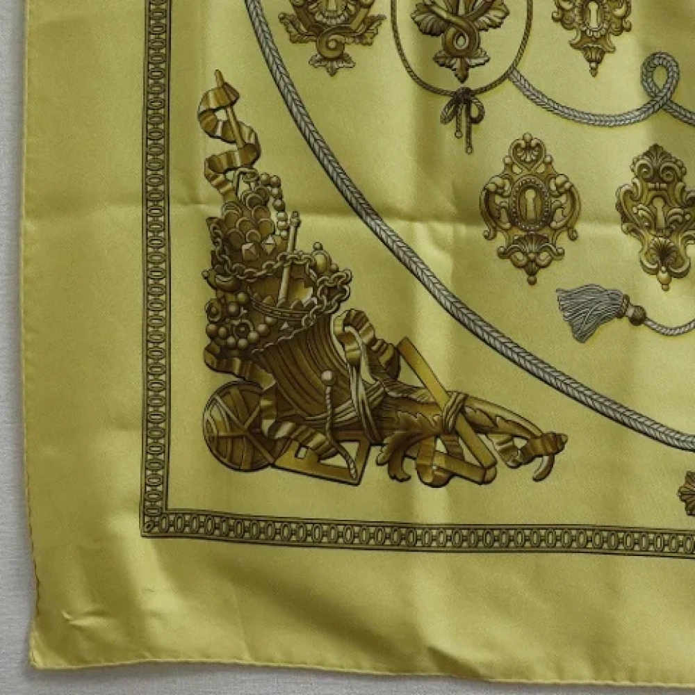 Hermès Vintage Pre-owned Silk scarves Yellow Dames