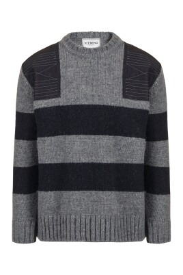 polo-a-rayures-en-laine-alpaga-melangee-gris-chine-avec-details-sur-mesure