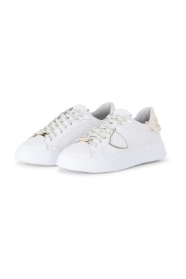 sneaker-en-cuir-minimaliste-avec-talon-blanc