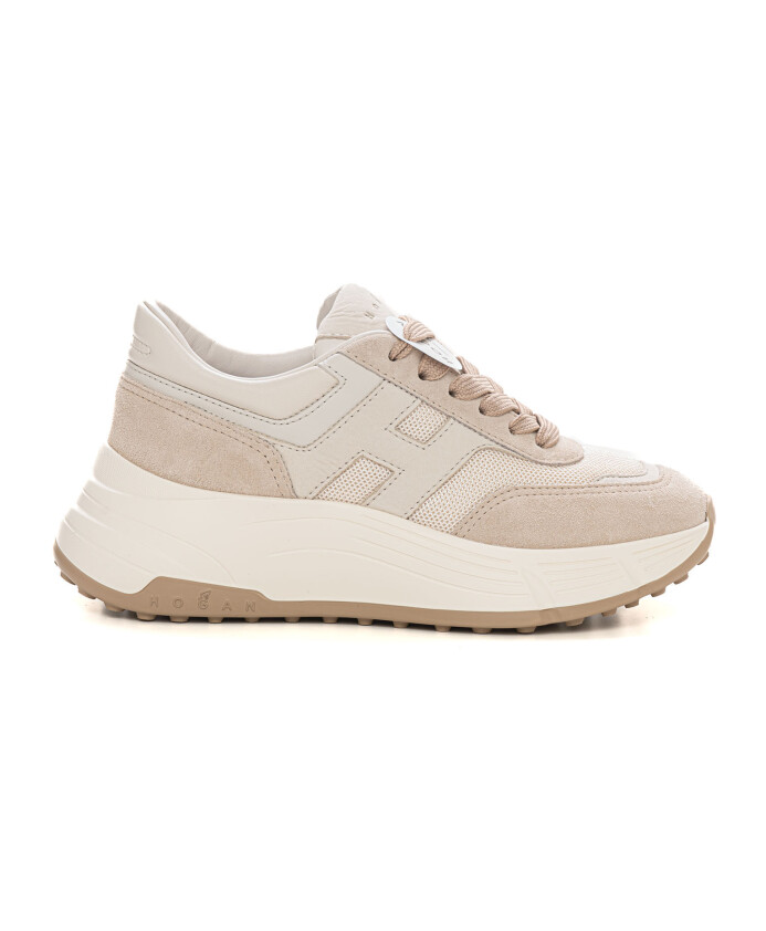 sneakers-avec-partie-arriere-surelevee-et-mousse-a-memoire