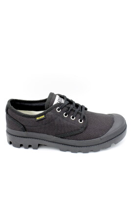 chaussure-en-toile-avec-semelle-en-caoutchouc
