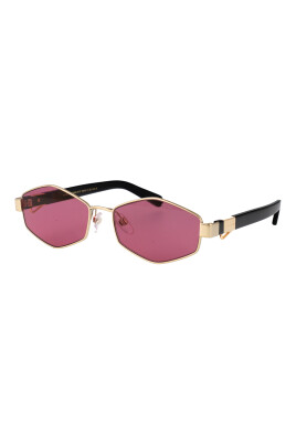 lunettes-de-soleil-elegantes-pour-une-journee-ensoleillee