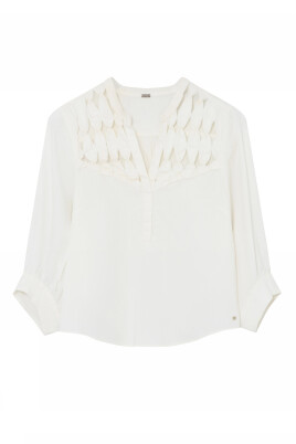 white-blouse-with-v-neck-and-3-4-sleeves