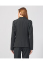 veste-noire-en-tissu-technique